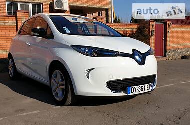 Хетчбек Renault Zoe 2015 в 