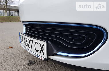 Хетчбек Renault Zoe 2013 в 