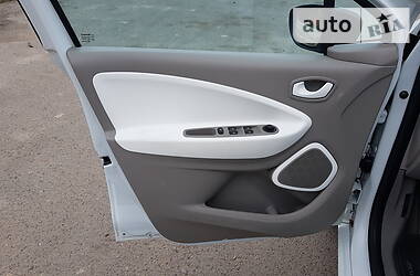 Хетчбек Renault Zoe 2013 в 