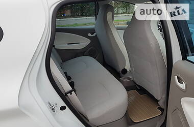 Хетчбек Renault Zoe 2013 в 