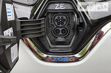 Хэтчбек Renault Zoe 2020 в 