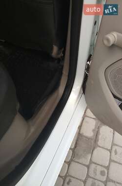 Хетчбек Renault Zoe 2017 в 
