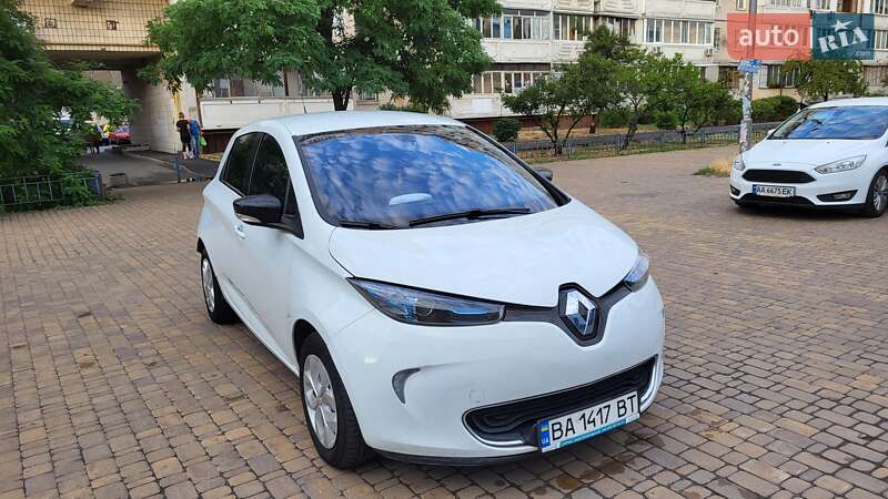 Хэтчбек Renault Zoe 2015 в Киеве