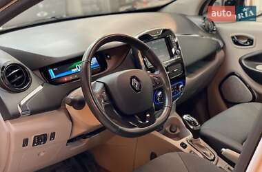 Хэтчбек Renault Zoe 2015 в 
