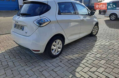 Хэтчбек Renault Zoe 2014 в 