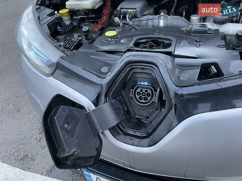 Хэтчбек Renault Zoe 2015 в Киеве фото 18 Хэтчбек Renault Zoe 2015 в Киеве