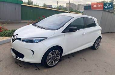 Хэтчбек Renault Zoe 2016 в 