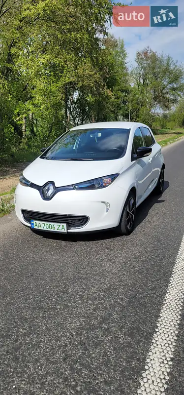 Хэтчбек Renault Zoe 2018 в 