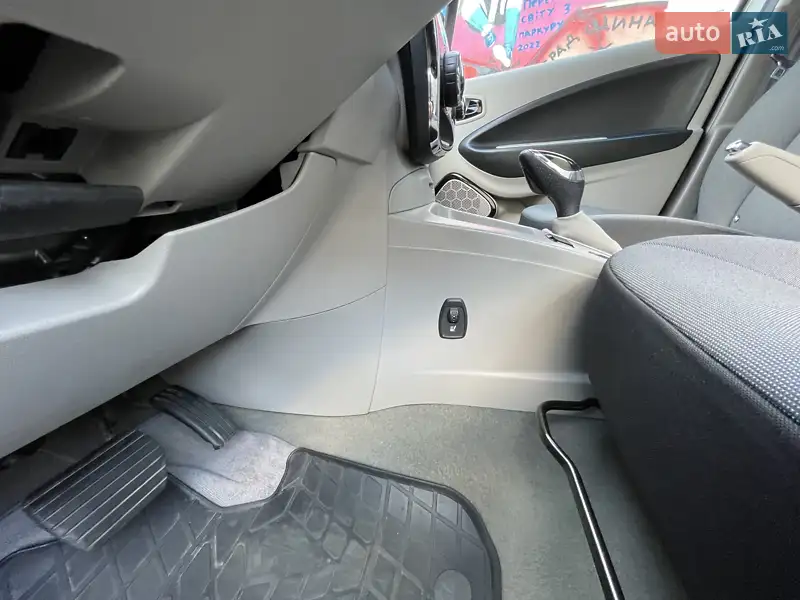 Renault Zoe 2015 VIN VF1AGVYA052494195 фото оголошення 59 з 119