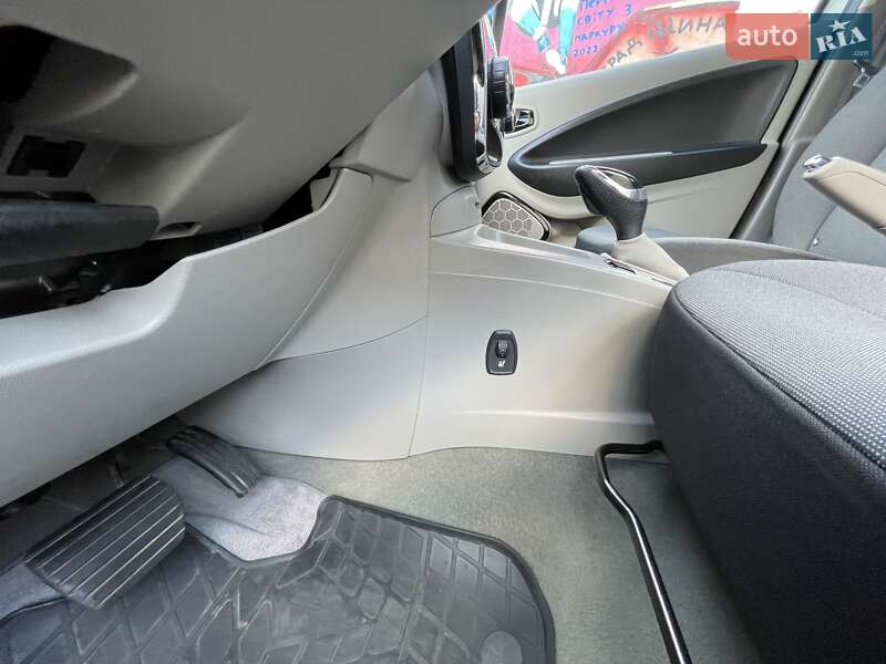 Хетчбек Renault Zoe 2015 в Львові