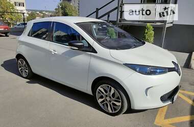 Хэтчбек Renault Zoe 2015 в 