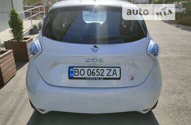 Хэтчбек Renault Zoe 2015 в 