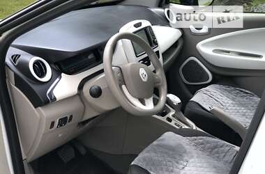 Хетчбек Renault Zoe 2016 в 