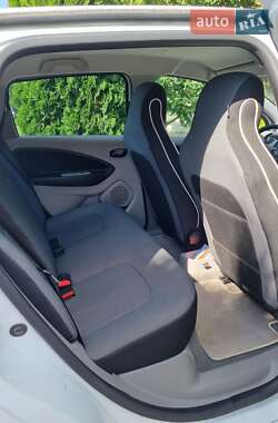 Хэтчбек Renault Zoe 2013 в 