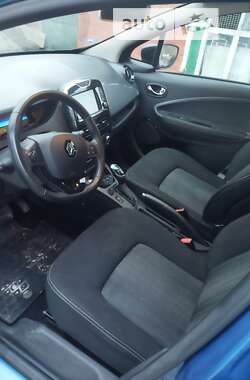 Хэтчбек Renault Zoe 2017 в 