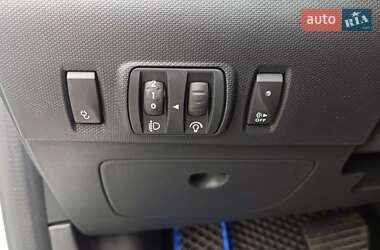 Хэтчбек Renault Zoe 2019 в 
