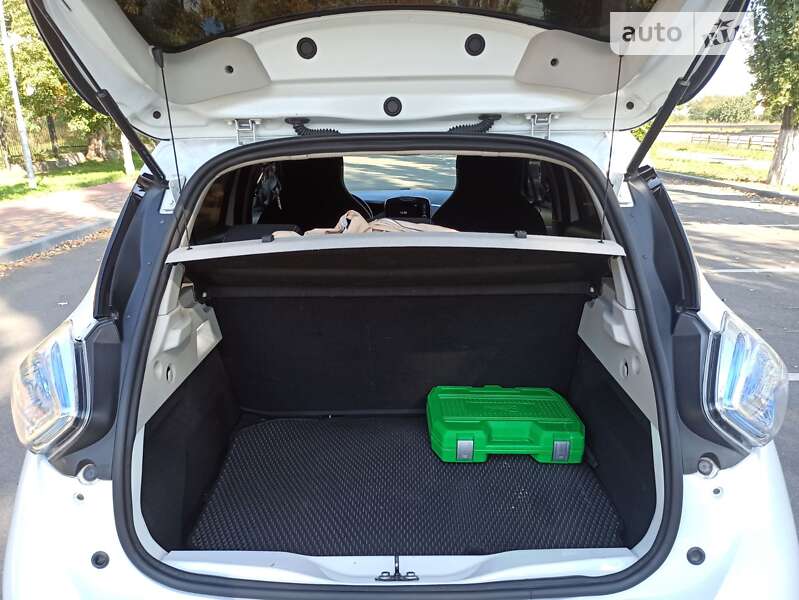 Хэтчбек Renault Zoe 2017 в Киеве