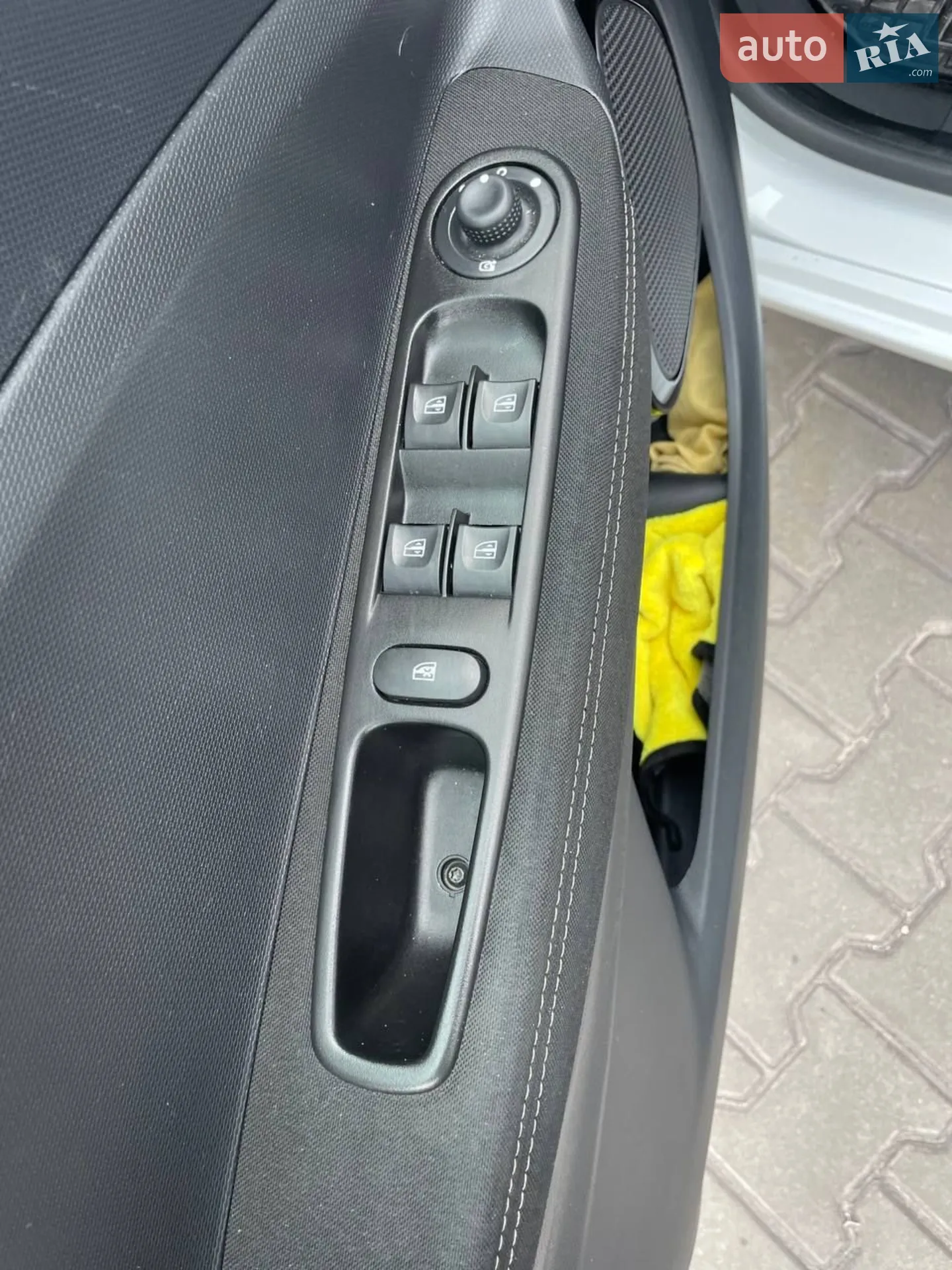 2018 Renault ZOE - мініатюра 24