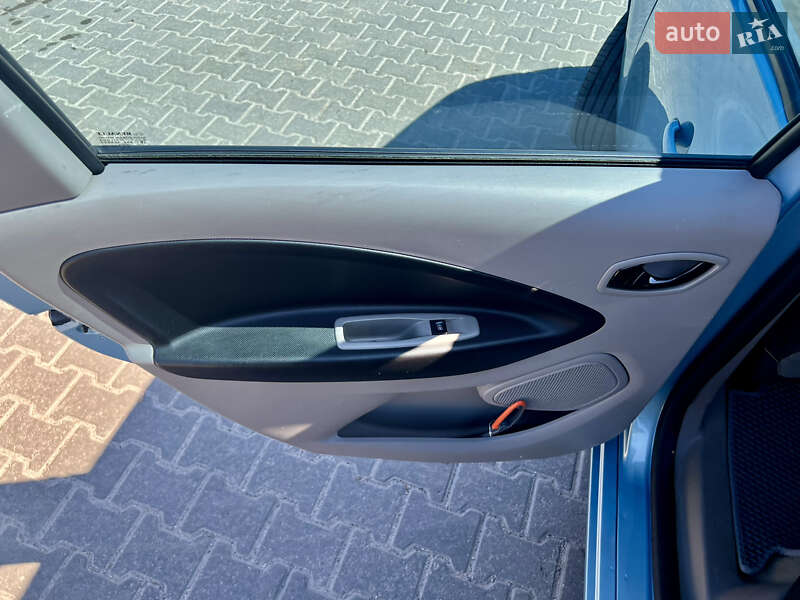 Хэтчбек Renault Zoe 2015 в Хмельницком