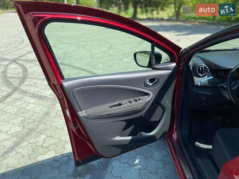Хэтчбек Renault Zoe 2019 в Дубно