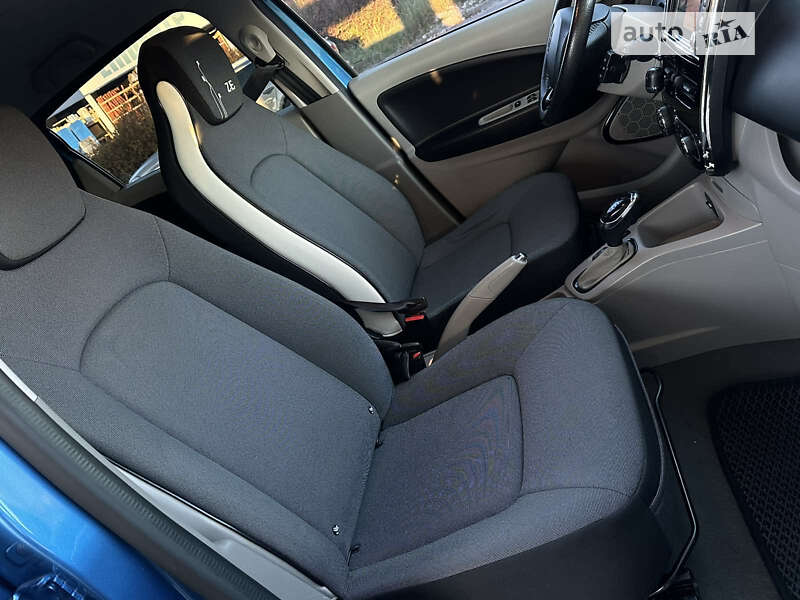 Хэтчбек Renault Zoe 2016 в Львове