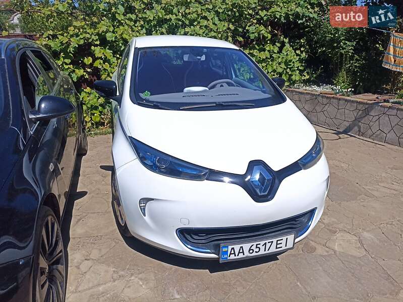 Хэтчбек Renault Zoe 2013 в 