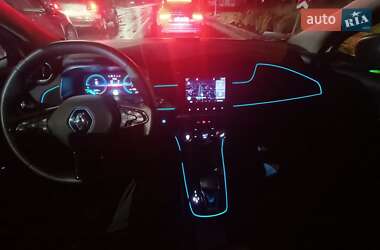 Хэтчбек Renault Zoe 2020 в 