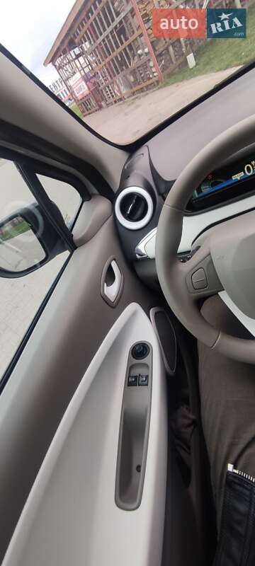 Хетчбек Renault Zoe 2015 в Нововолинську фото 19 Хетчбек Renault Zoe 2015 в Нововолинську