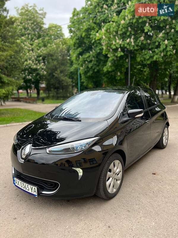 Хэтчбек Renault Zoe 2015 в Краснограде