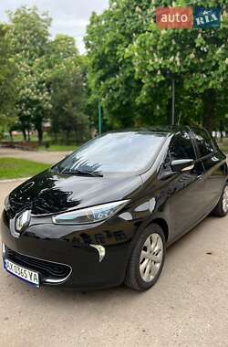 Хэтчбек Renault Zoe 2015 в 