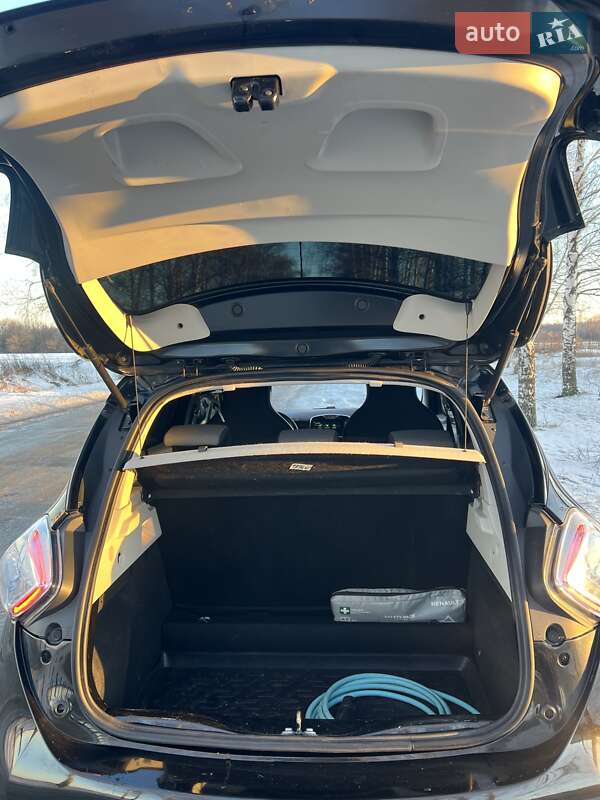 Хэтчбек Renault Zoe 2015 в Краснограде
