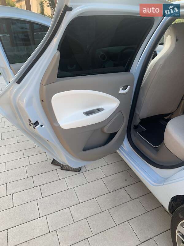 Хэтчбек Renault Zoe 2013 в Дубно