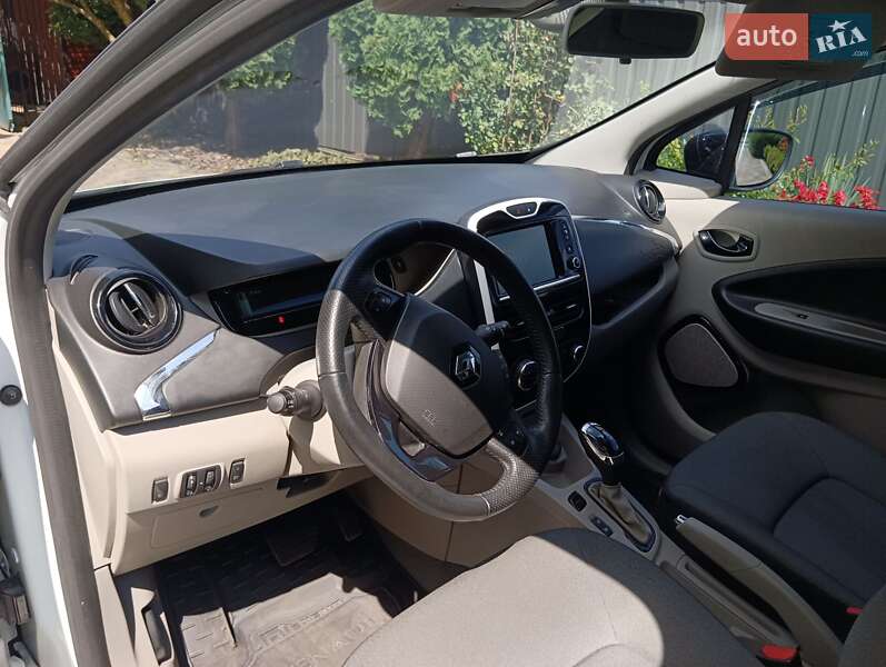 Хетчбек Renault Zoe 2015 в Острозі