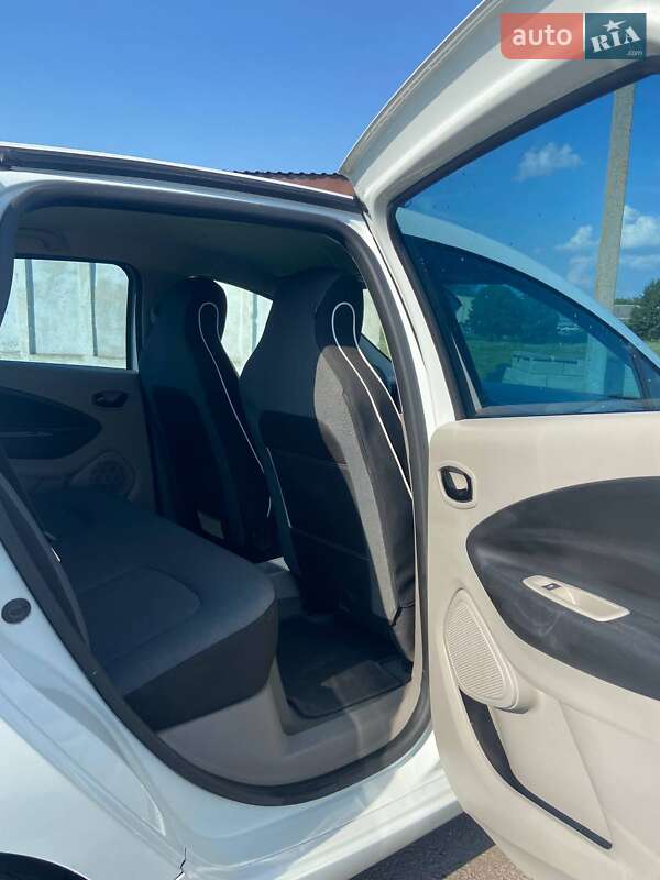 Хэтчбек Renault Zoe 2014 в Дубно