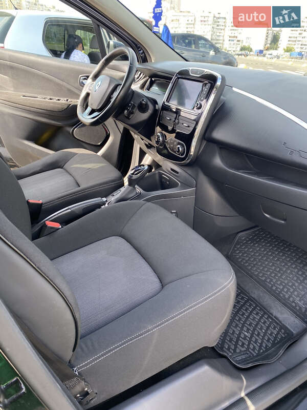 Хэтчбек Renault Zoe 2017 в Киеве фото 7 Хэтчбек Renault Zoe 2017 в Киеве