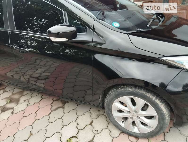 Хэтчбек Renault Zoe 2013 в Черновцах