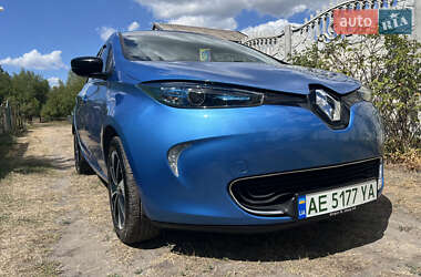 Хэтчбек Renault Zoe 2017 в 