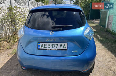 Хэтчбек Renault Zoe 2017 в 