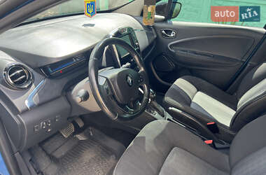 Хэтчбек Renault Zoe 2017 в 