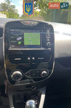 Хэтчбек Renault Zoe 2017 в 