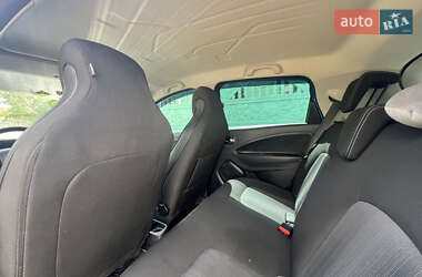 Хэтчбек Renault Zoe 2017 в 