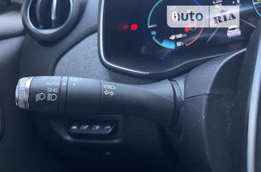 Хэтчбек Renault Zoe 2020 в 
