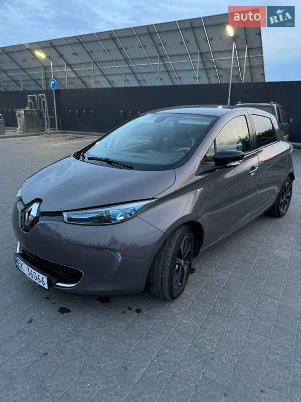 Хэтчбек Renault Zoe 2017 в Самборе