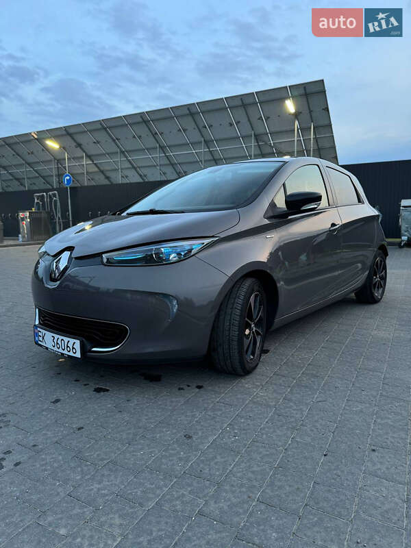 Хэтчбек Renault Zoe 2017 в Самборе