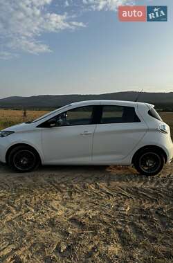 Хэтчбек Renault Zoe 2017 в 