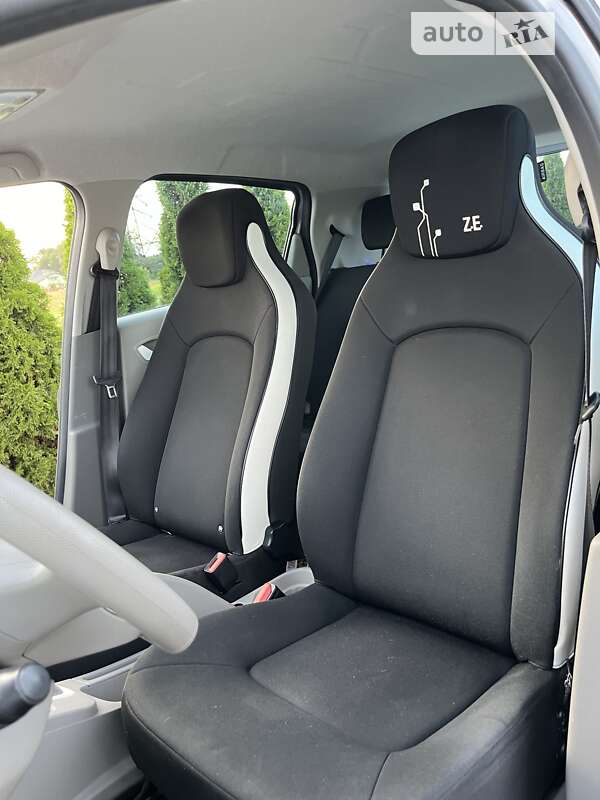 Хэтчбек Renault Zoe 2015 в Львове