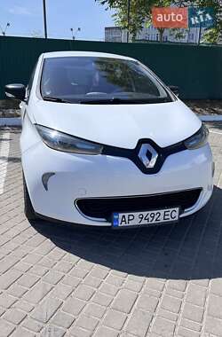 Хэтчбек Renault Zoe 2015 в 