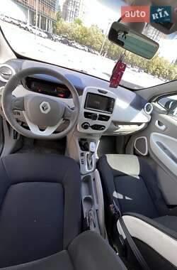 Хэтчбек Renault Zoe 2015 в 