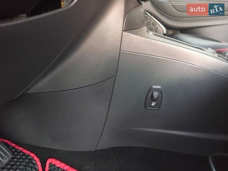 Хетчбек Renault Zoe 2018 в Дрогобичі фото 12 Хетчбек Renault Zoe 2018 в Дрогобичі