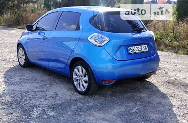 Хэтчбек Renault Zoe 2017 в 
